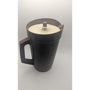 Vintage 1970s Tupperware Brown Beverage Pitcher 1/2 Gallon w/ Lid 800-11 Retro